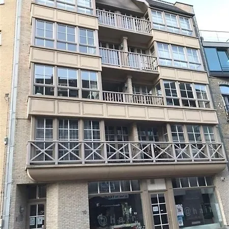 Almare Apartment *